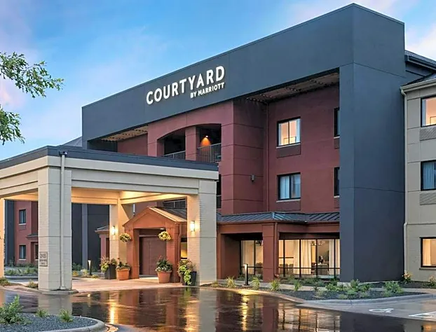 Courtyard Minneapolis St. Paul/Roseville by Marriott hotel detail image 1