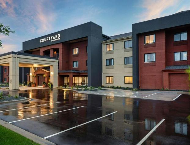 Courtyard Minneapolis St. Paul/Roseville by Marriott hotel detail image 2