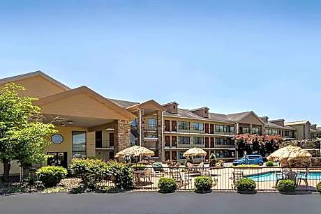 Quality Inn & Suites Sevierville - Pigeon Forge hotel hero