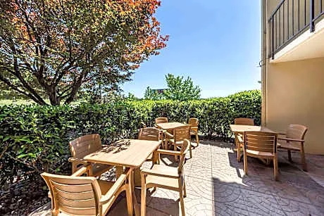 Quality Inn & Suites Sevierville - Pigeon Forge hotel detail image 4