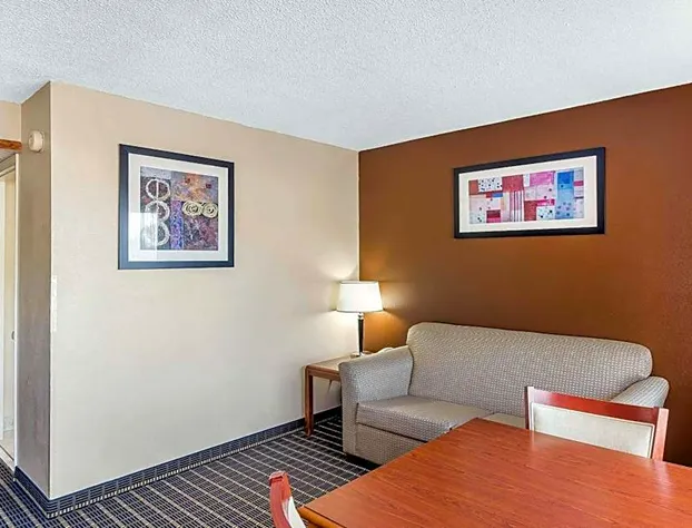 Quality Inn & Suites Sevierville - Pigeon Forge hotel detail image 2