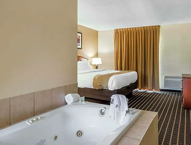 Quality Inn & Suites Sevierville - Pigeon Forge hotel detail image 3