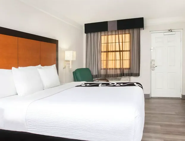 Baymont by Wyndham Fort Myers Central hotel detail image 2