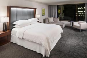 Sheraton Bloomington Hotel hotel hero