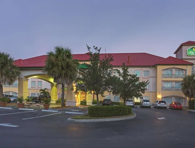 La Quinta Inn and Suites Fort Myers I-75 hotel detail image 2