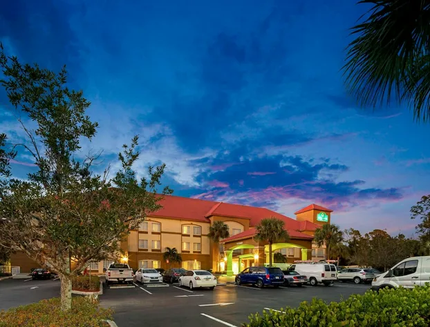 La Quinta Inn and Suites Fort Myers I-75 hotel detail image 3