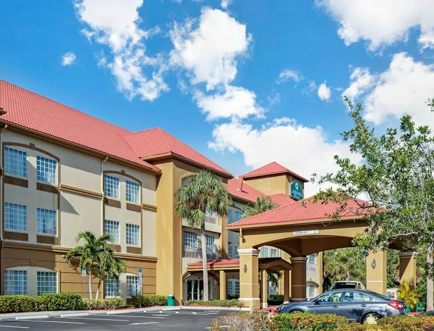 La Quinta Inn and Suites Fort Myers I-75 hotel detail image 4