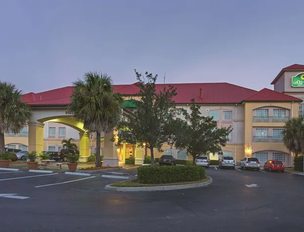 La Quinta Inn and Suites Fort Myers I-75 hotel detail image 2