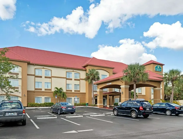 La Quinta Inn and Suites Fort Myers I-75 hotel detail image 4