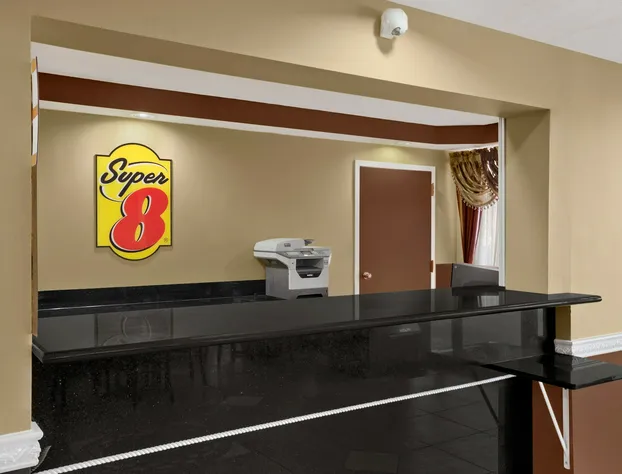 Super 8 by Wyndham Fort Myers hotel detail image 3