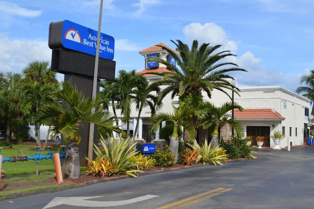 Americas Best Value Inn Ft. Myers hotel hero