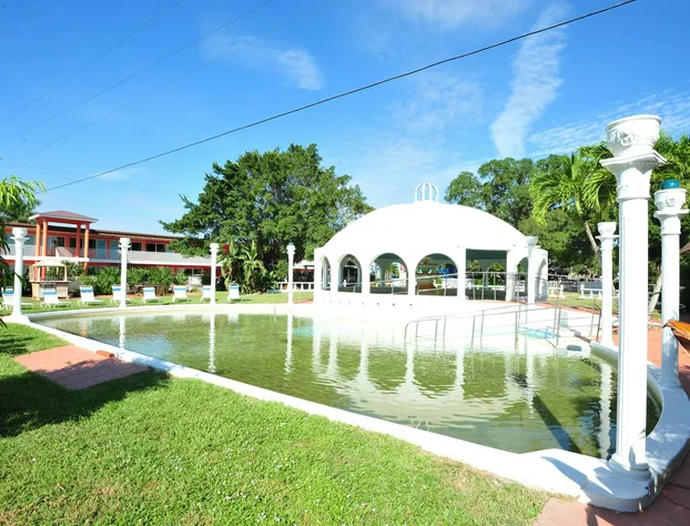 Days Inn by Wyndham Fort Myers Springs Resort hotel detail image 1