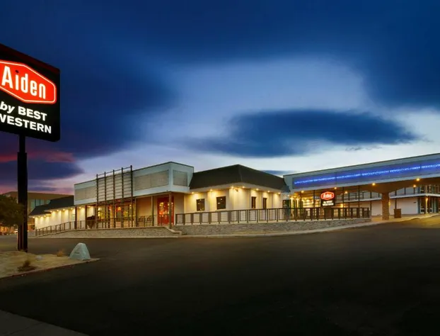 Super 8 By Wyndham Meadow Wood Courtyard hotel detail image 2