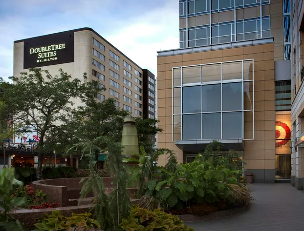 DoubleTree Suites by Hilton Minneapolis Downtown hotel detail image 1
