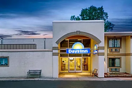 Days Inn by Wyndham Bloomington West hotel detail image 2