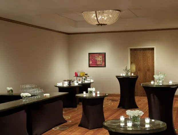 Sheraton Minneapolis West Hotel hotel detail image 3