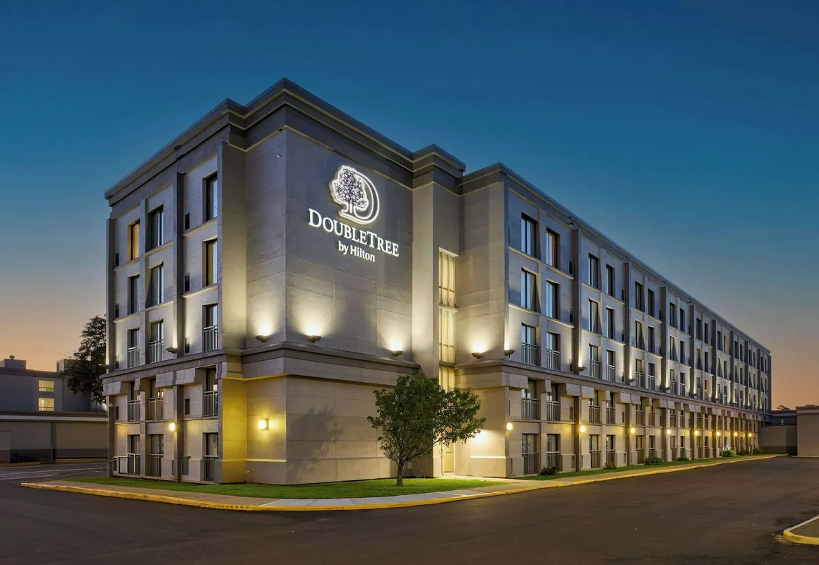 DoubleTree by Hilton Minneapolis Airport, MN hotel hero