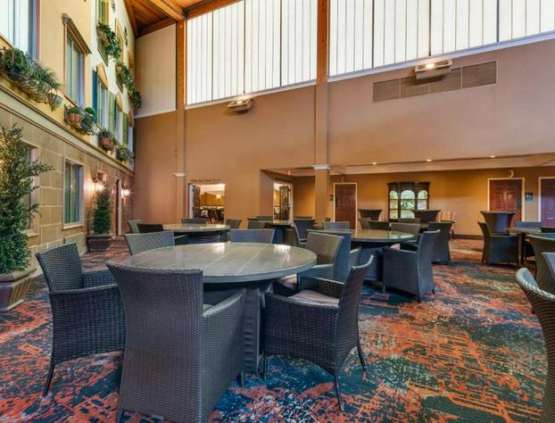 Best Western Plus White Bear Country Inn hotel detail image 3