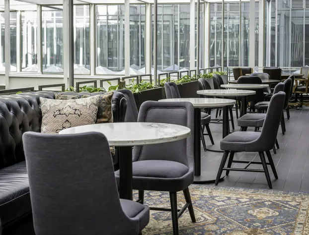 The Marquette Hotel, Curio Collection by Hilton hotel detail image 4