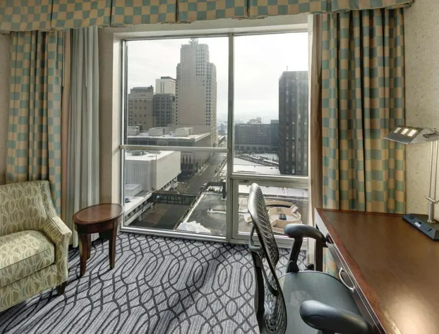 DoubleTree by Hilton Hotel St. Paul Downtown hotel detail image 2