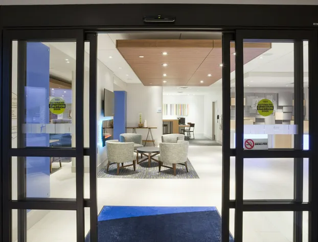 Holiday Inn Express Roseville-St. Paul by IHG hotel detail image 3