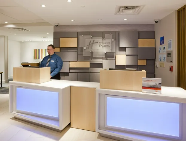 Holiday Inn Express Roseville-St. Paul by IHG hotel detail image 4