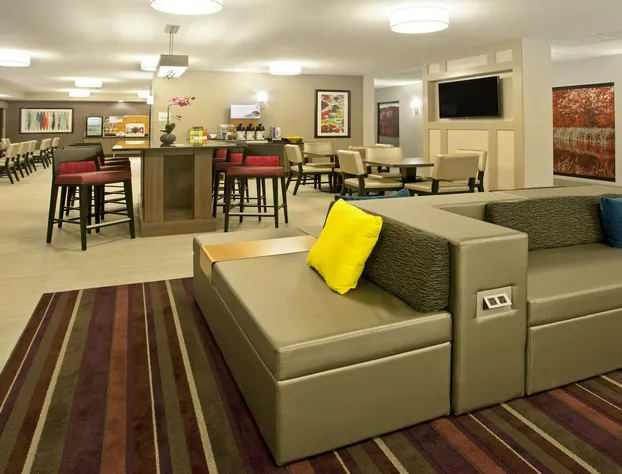 Holiday Inn Express Hotel & Suites Minneapolis-Minnetonka by IHG hotel detail image 1