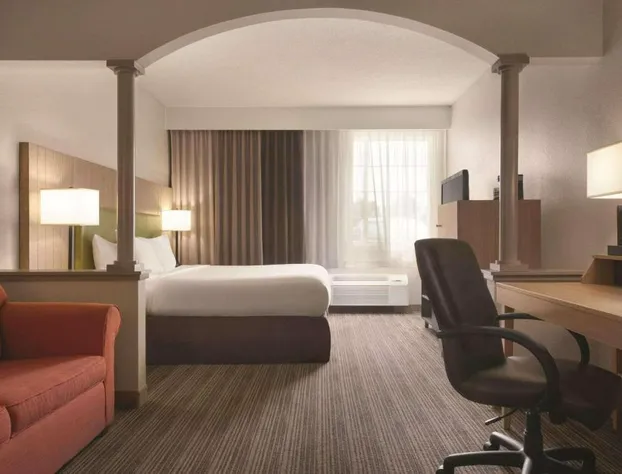 Country Inn & Suites by Radisson, Eagan, MN hotel detail image 3