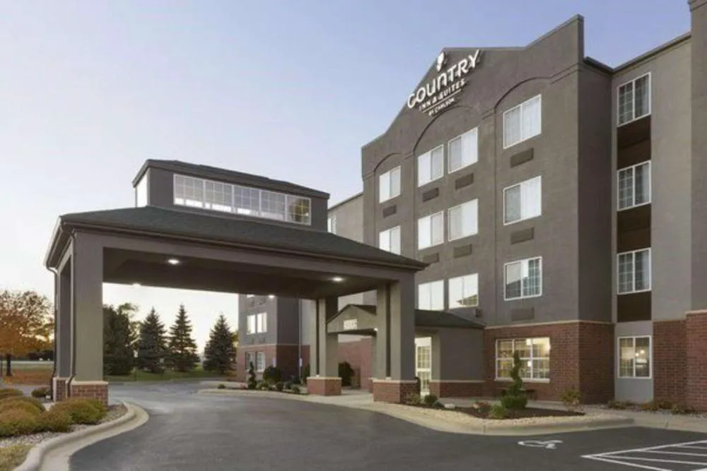 Country Inn & Suites by Radisson, Eagan, MN hotel hero