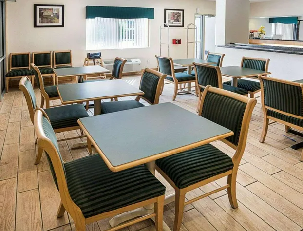 Quality Inn near Northtown Mall & National Sports Center hotel detail image 1