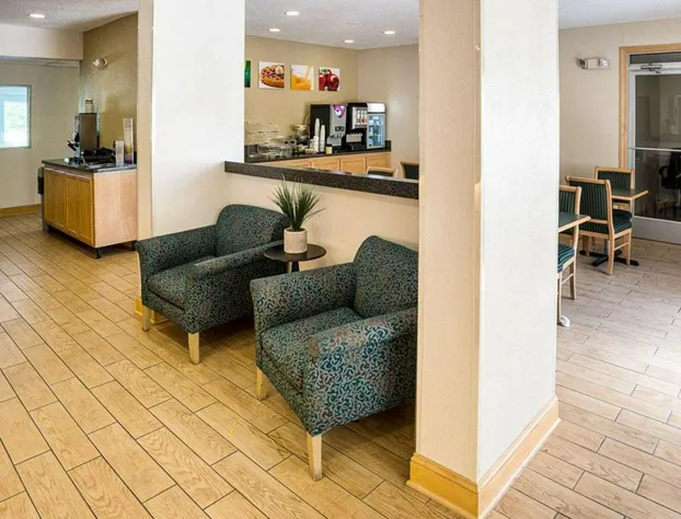 Quality Inn near Northtown Mall & National Sports Center hotel detail image 2