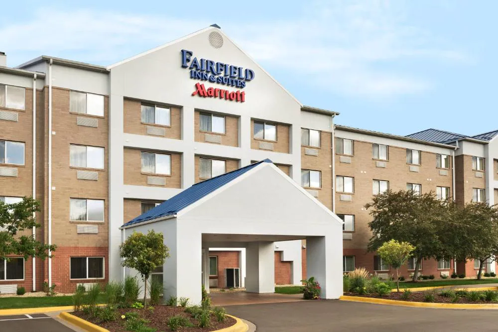 Fairfield Inn & Suites by Marriott Minneapolis Bloomington/Mall of America hotel hero
