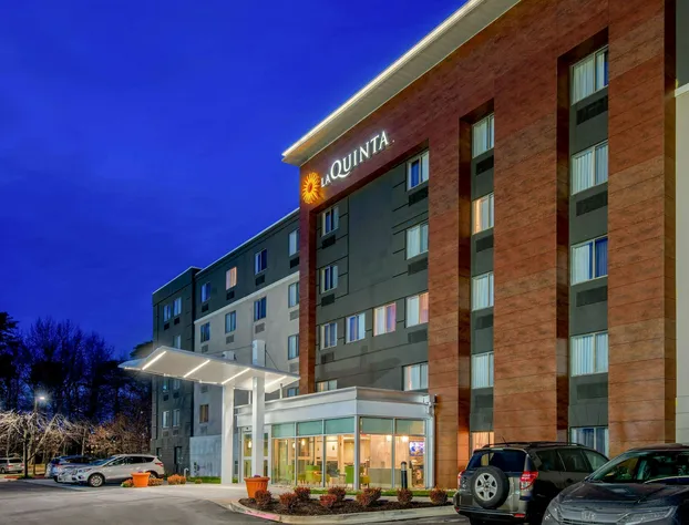 La Quinta Inn & Suites by Wyndham Baltimore BWI Airport hotel detail image 2