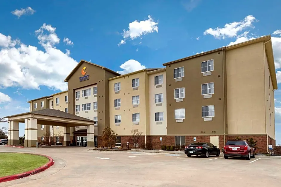 Comfort Inn & Suites Oklahoma City West - I-40 hotel hero