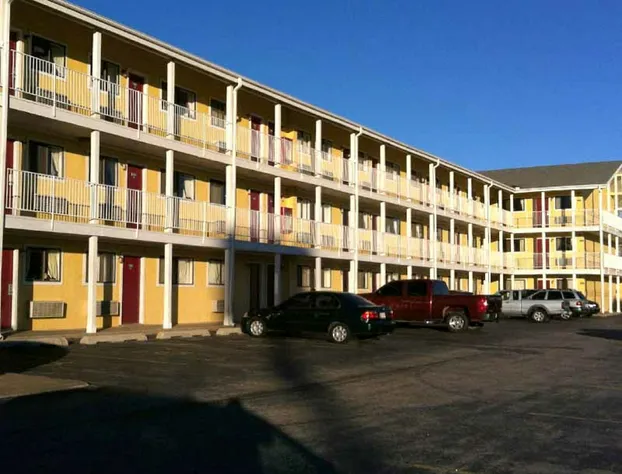 Oaktree Inn & Suites Oklahoma hotel detail image 1