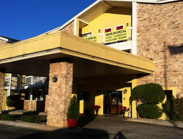 Oaktree Inn & Suites Oklahoma hotel detail image 2