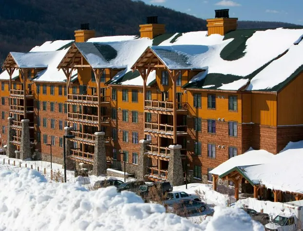 Hope Lake Lodge & Indoor Waterpark hotel detail image 1