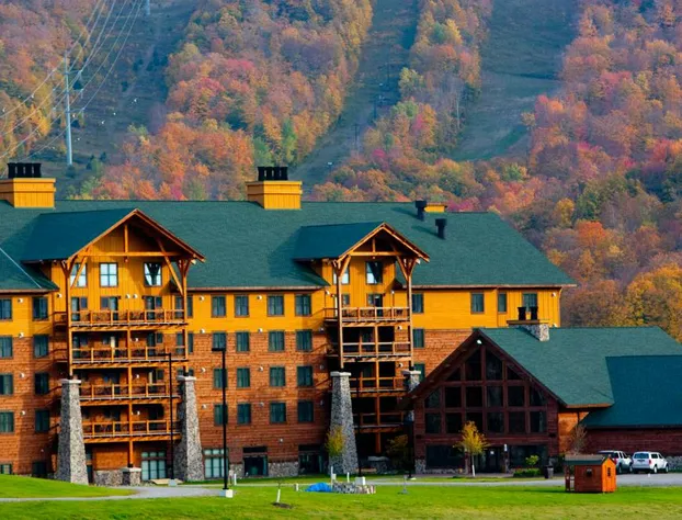 Hope Lake Lodge & Indoor Waterpark hotel detail image 2