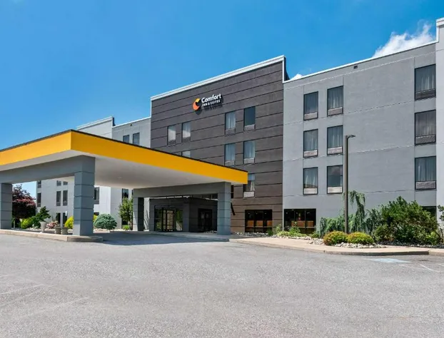 Comfort Inn & Suites hotel detail image 2