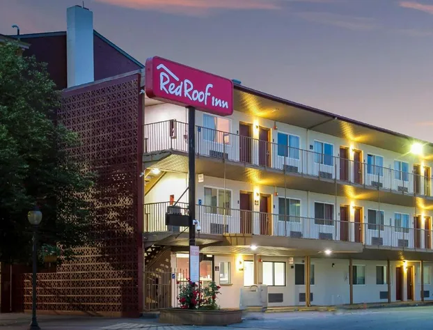 Red Roof Inn York Downtown hotel detail image 1