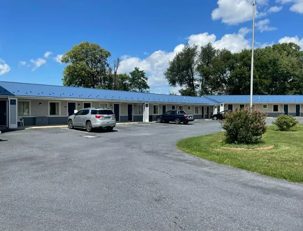 Econo Lodge Mechanicsburg hotel detail image 1