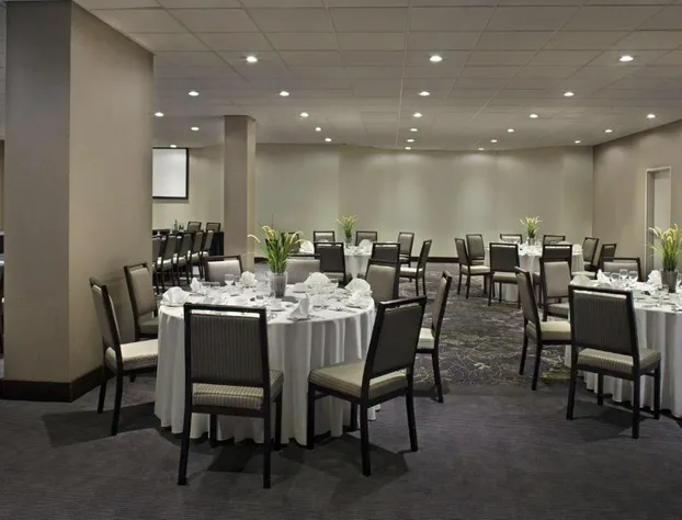 Hilton Toronto/Markham Suites Conference Centre & Spa hotel detail image 2