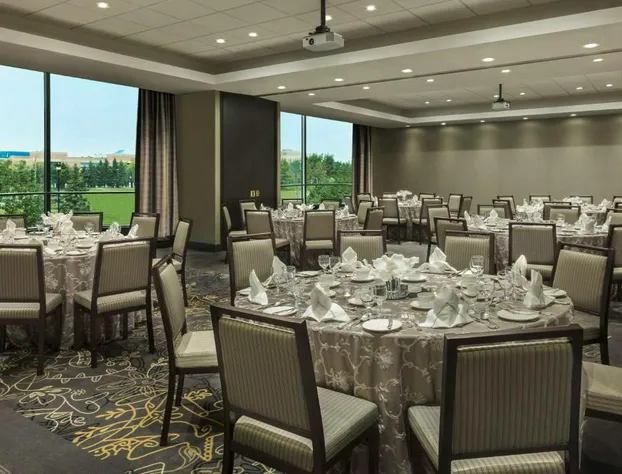 Hilton Toronto/Markham Suites Conference Centre & Spa hotel detail image 1