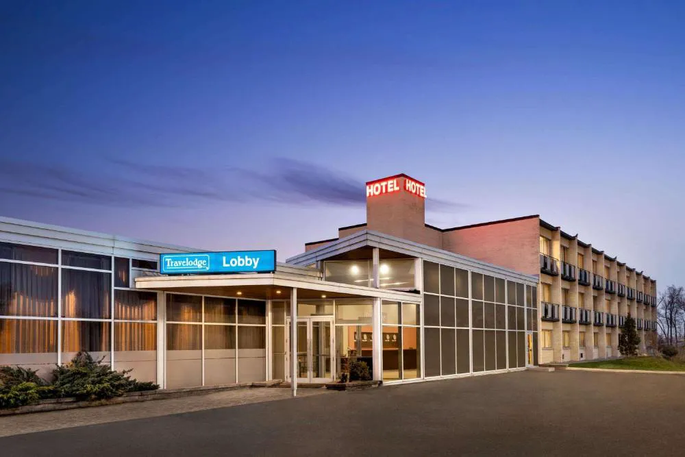 Travelodge by Wyndham Richmond Hill hotel hero