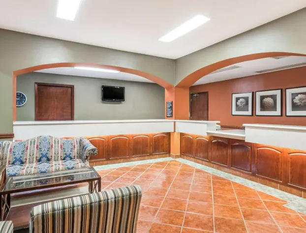 Super 8 by Wyndham Weslaco hotel detail image 4