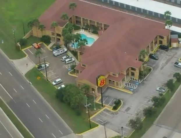 Super 8 by Wyndham Weslaco hotel detail image 3