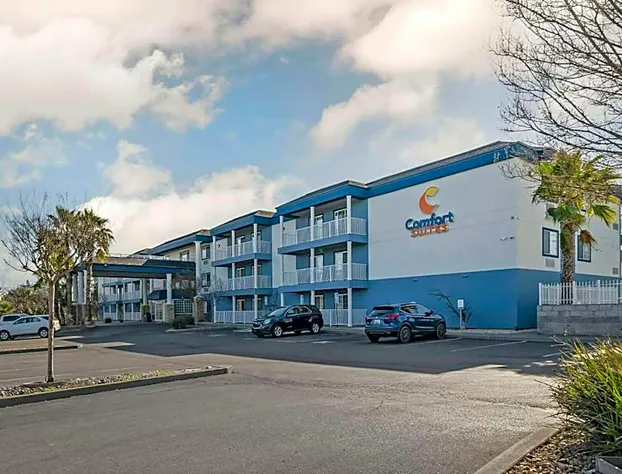 Comfort Suites Red Bluff near I-5 hotel detail image 1