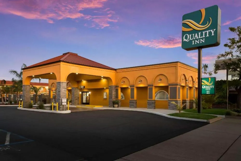Quality Inn Redding near I-5 hotel hero