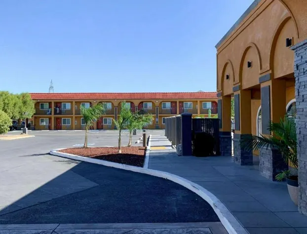 Quality Inn Redding near I-5 hotel detail image 1