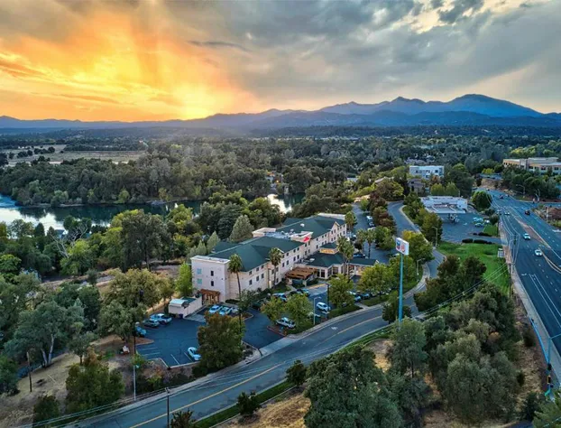 Hilton Garden Inn Redding hotel detail image 1